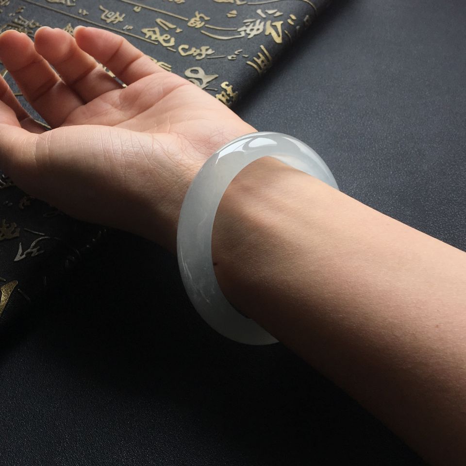 冰种淡晴水手镯(55.8mm)