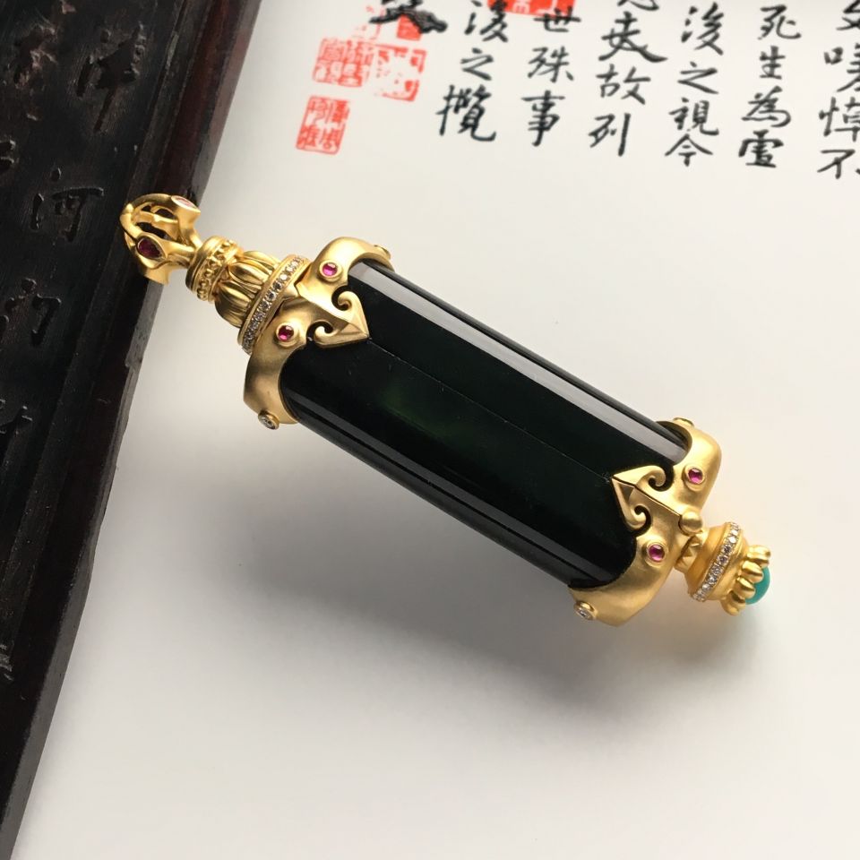 镶黄18k金钻石冰种墨翠心中有佛胸坠