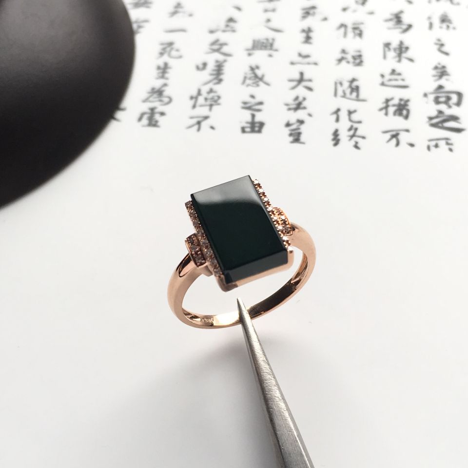 （超值推荐）镶玫瑰金钻石冰玻种墨翠戒指