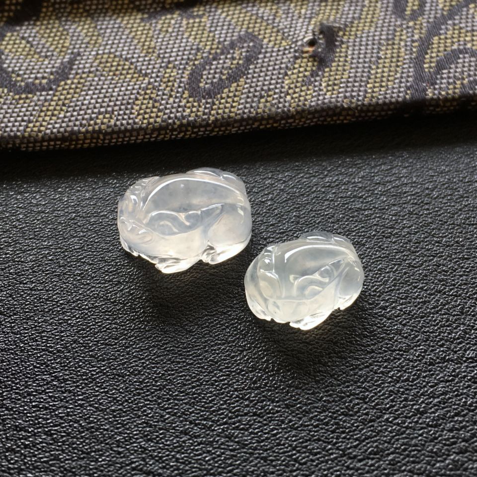 冰种无色貔貅戒面一对