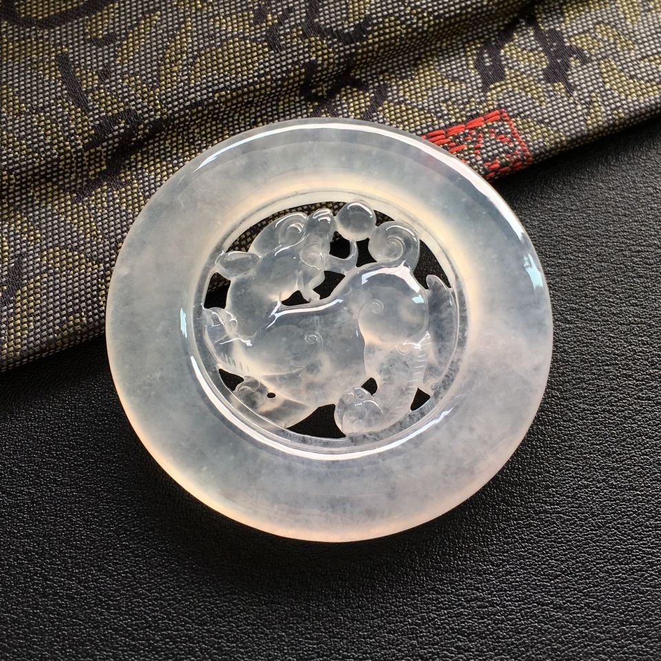 冰种淡晴水貔貅挂件