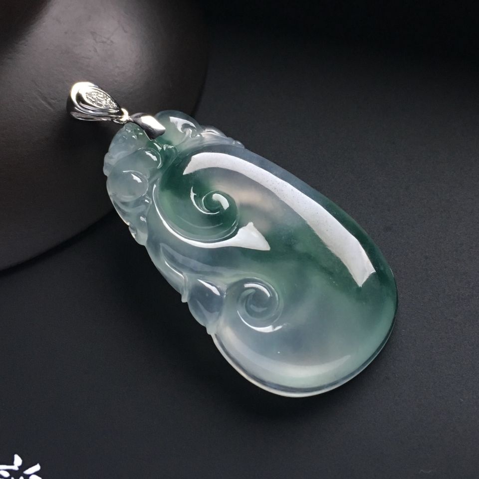 冰种飘花如意挂件