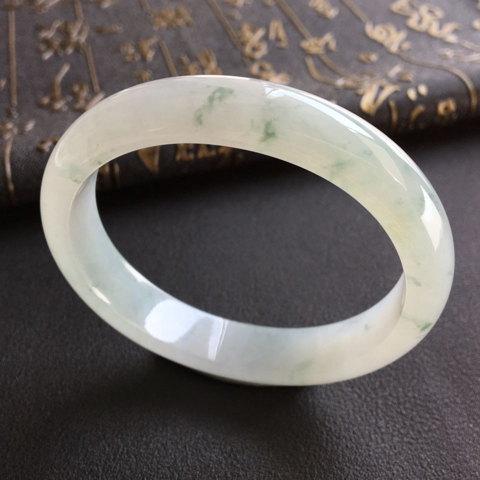 糯冰种飘花贵妃镯(57mm-50.5mm)