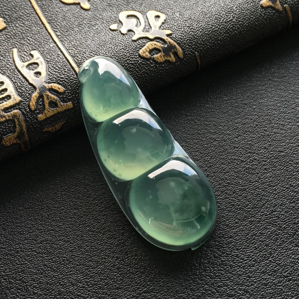 冰种飘花四季豆挂件