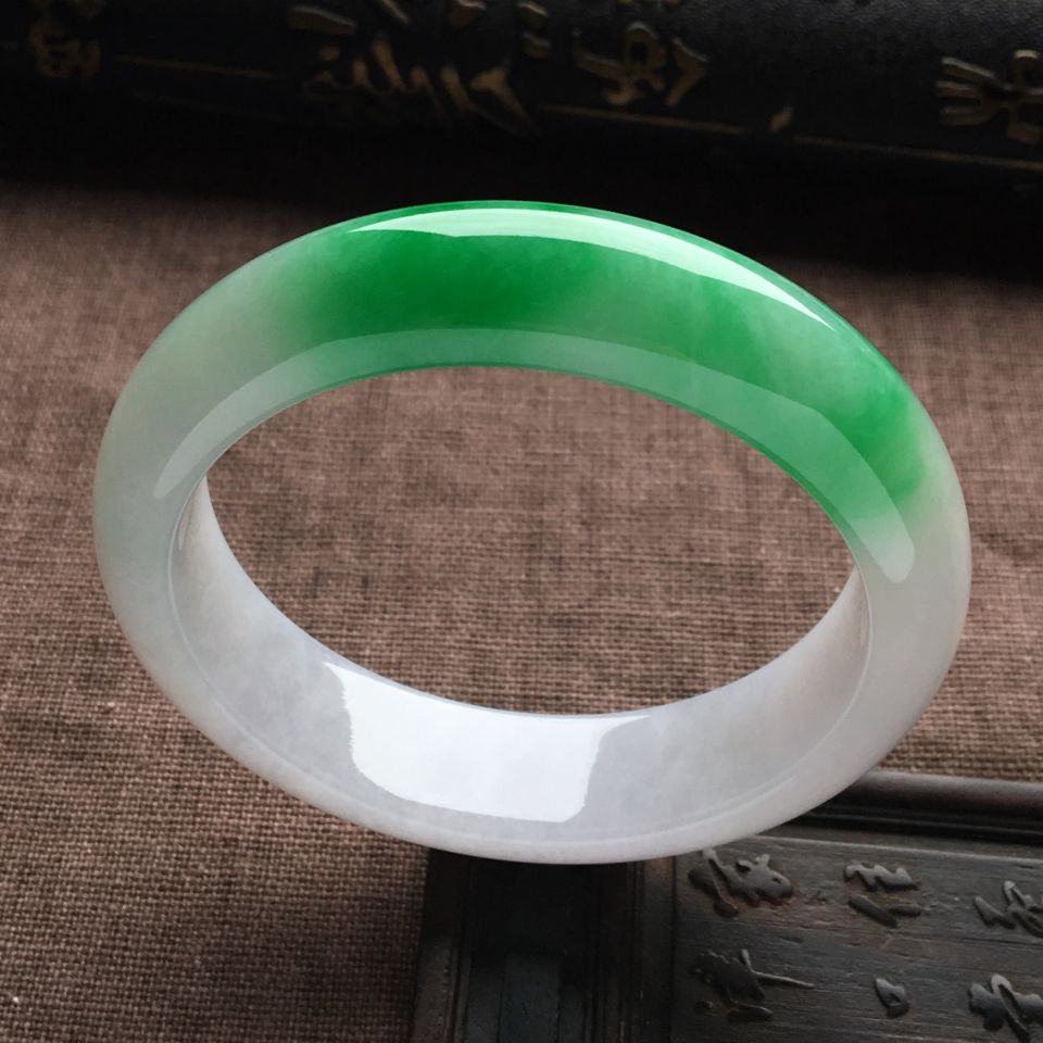 糯冰种飘翠手镯（56mm）