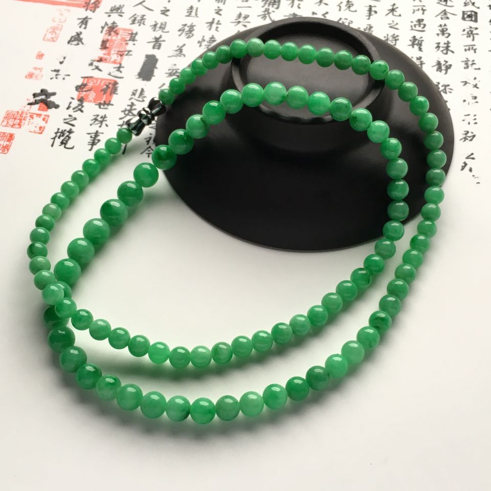 糯冰种豆绿圆珠项链
