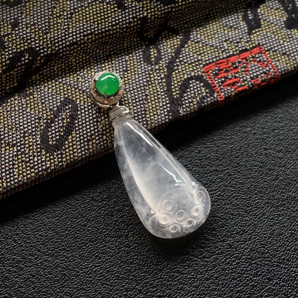 (超值推荐)冰种淡晴水镶白金钻石莲蓬胸坠