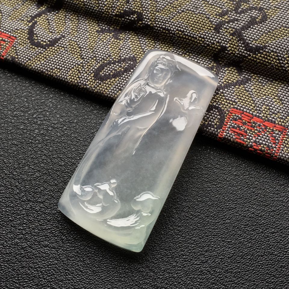 冰种淡晴水站观音挂件