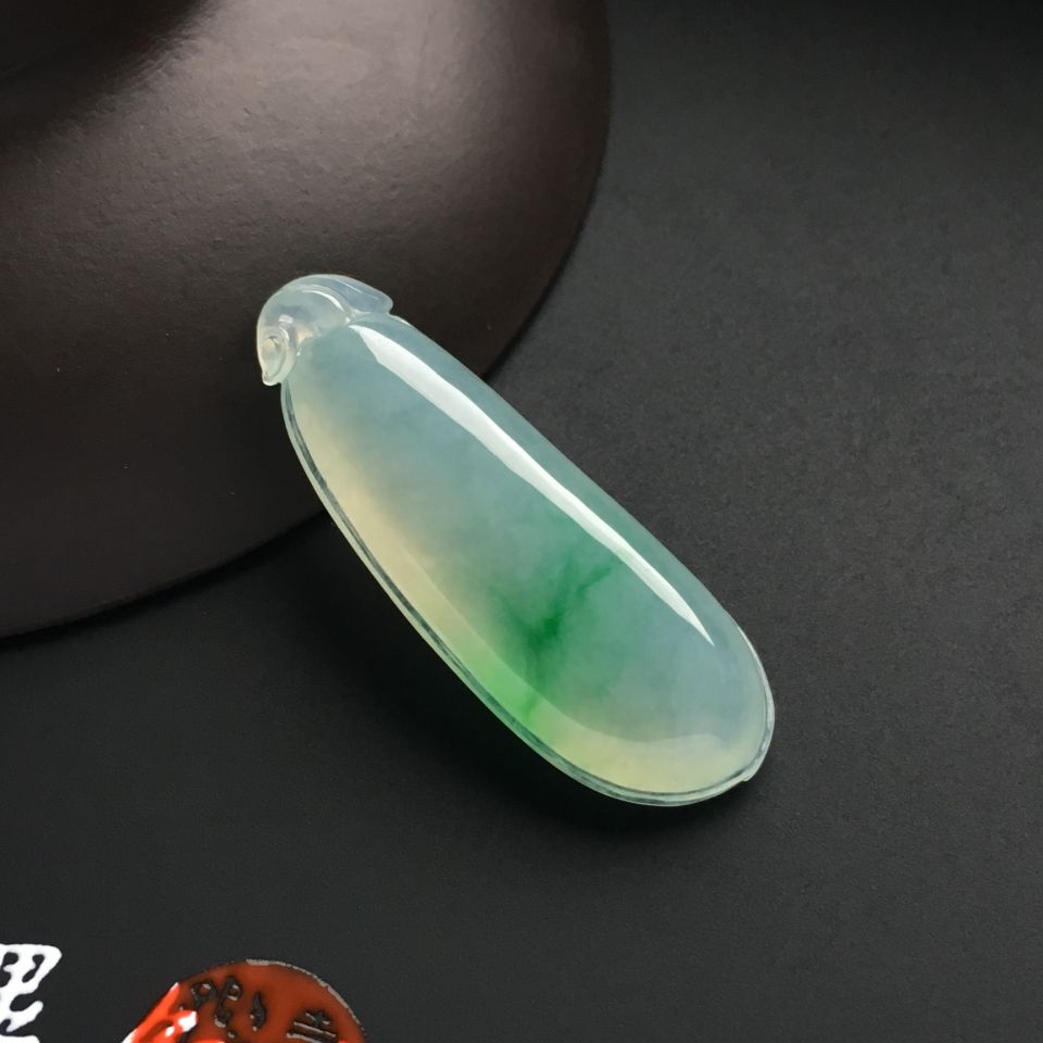 冰种略飘翠福瓜挂件