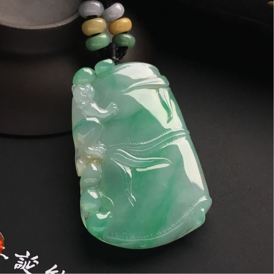 糯冰种豆色略带黄翡节节高挂件