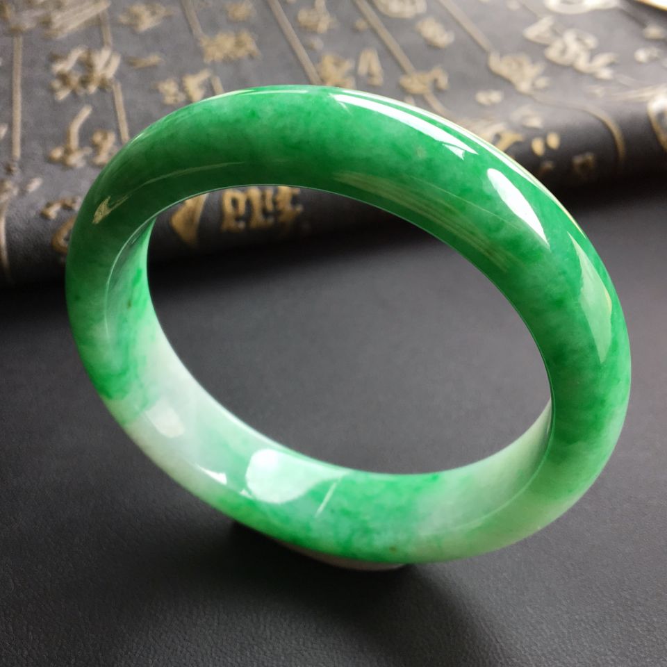 糯冰种翠色手镯(56mm)