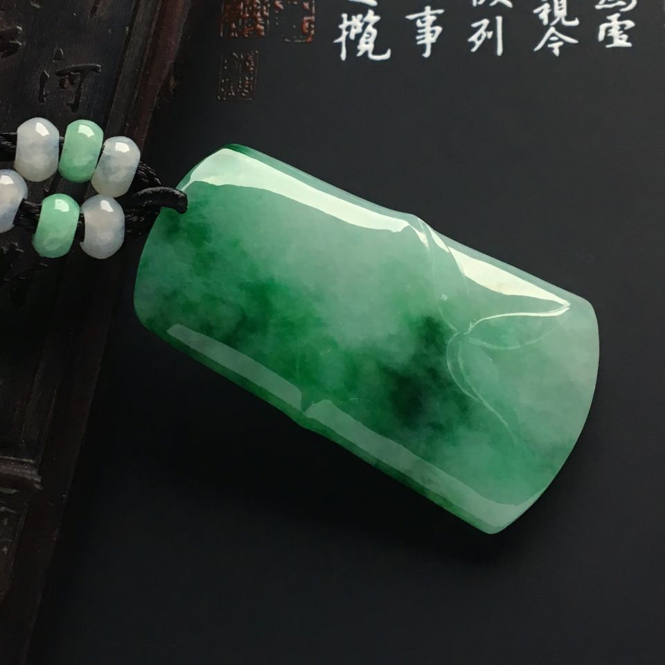 糯冰种飘绿花节节高挂件