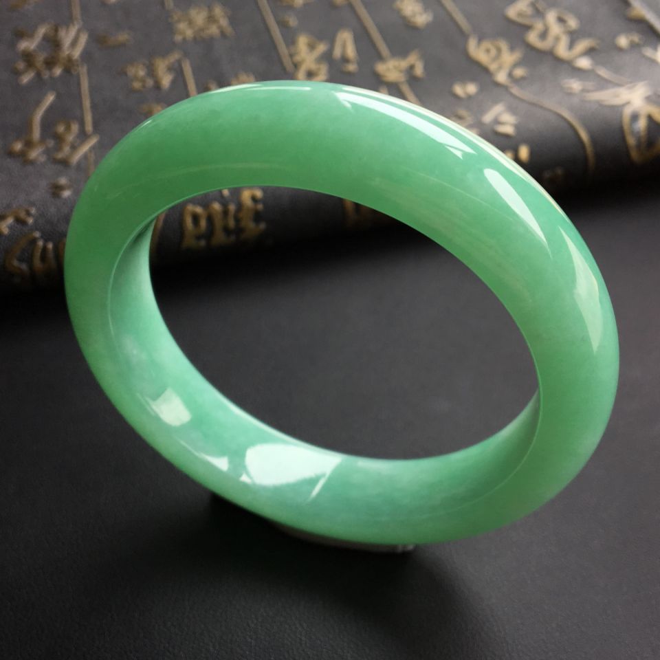 糯冰种绿晴水手镯(55.6mm)