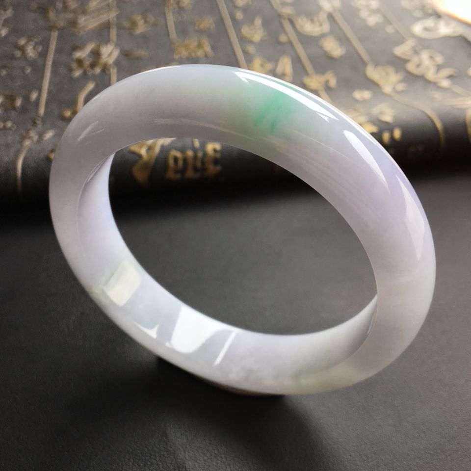 糯冰种略飘翠手镯(58.1mm)