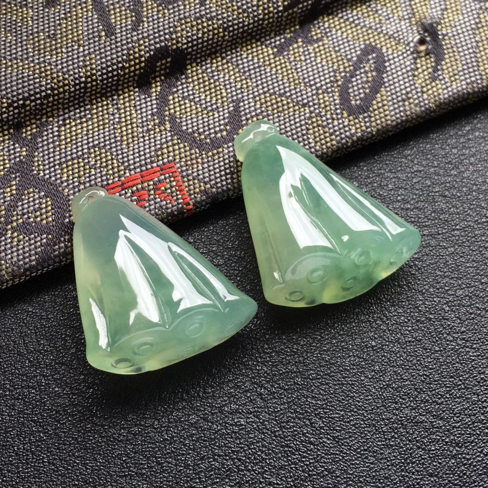 糯冰种晴水莲蓬挂件一对走