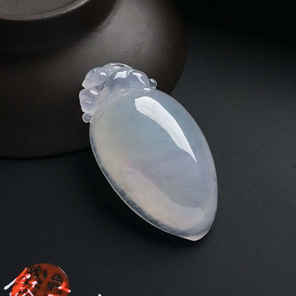 糯冰种白色寿桃挂件