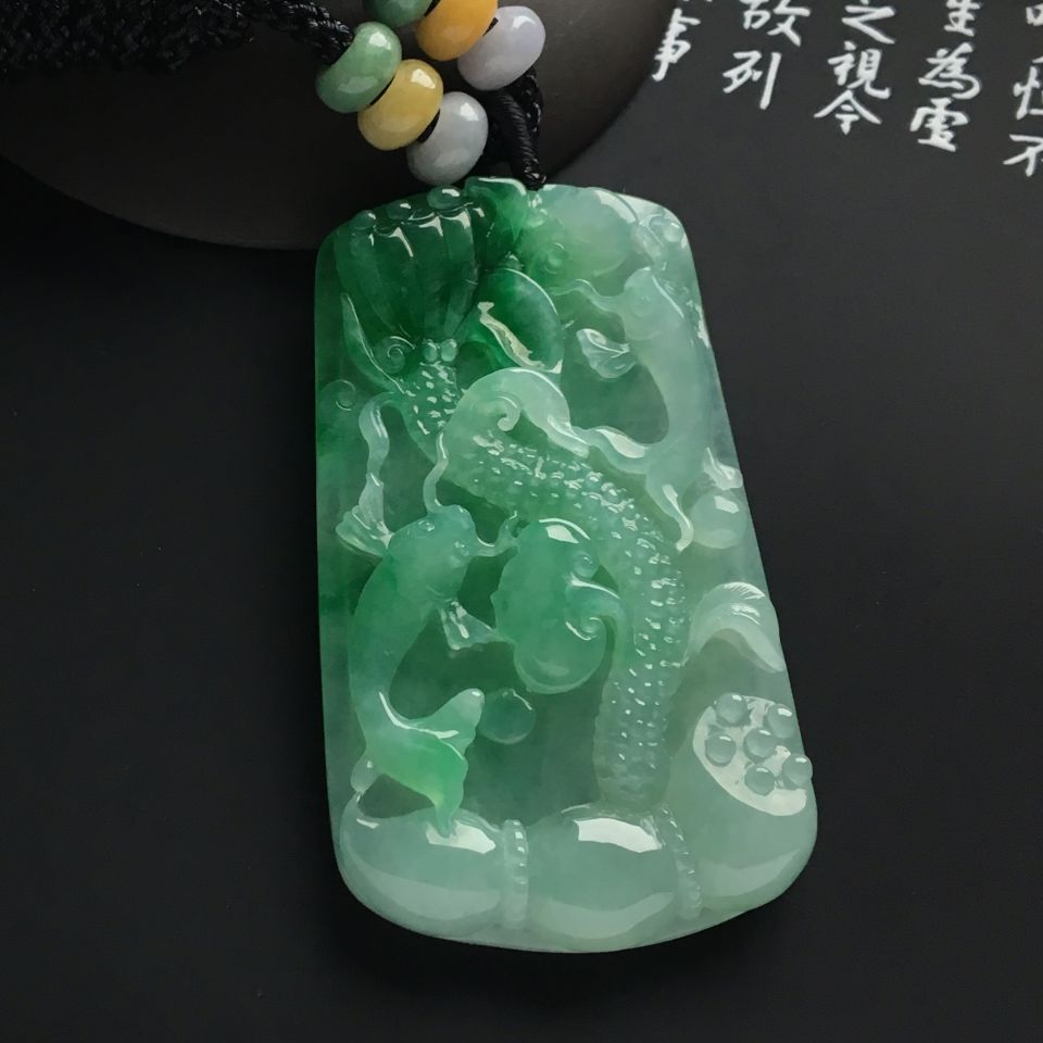 糯冰种飘绿花年年有余挂件