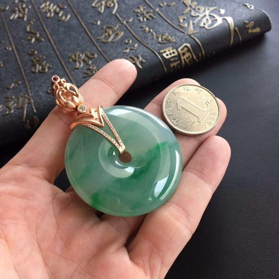 糯冰种飘翠镶玫瑰金钻石飘翠平安扣胸坠