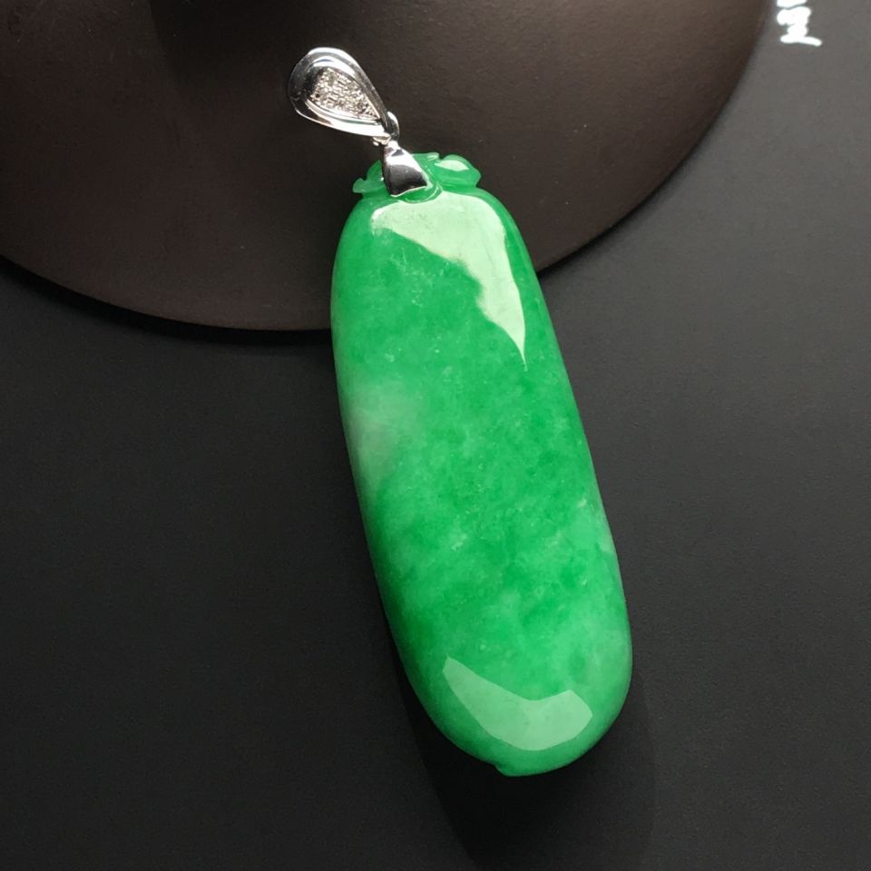 糯冰种翠色福瓜挂件