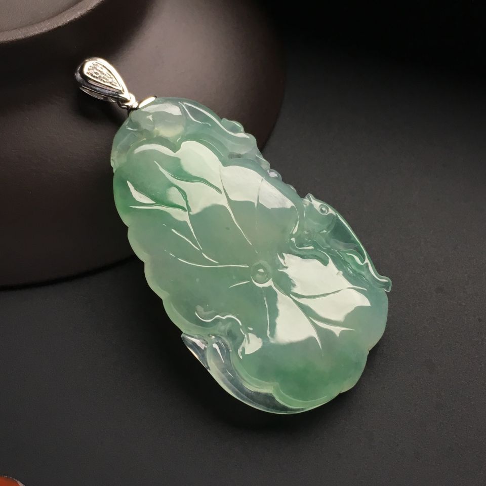 冰种淡晴水年年有余挂件