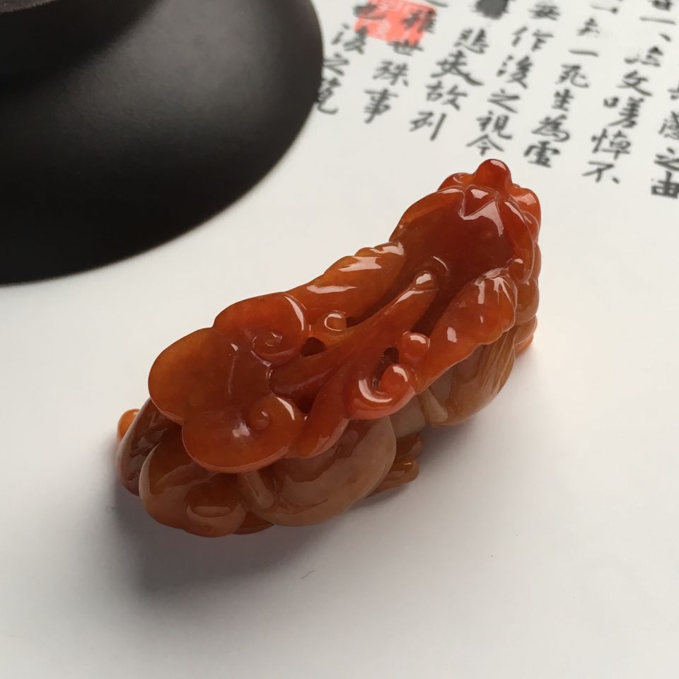糯冰种红黄翡貔貅挂件