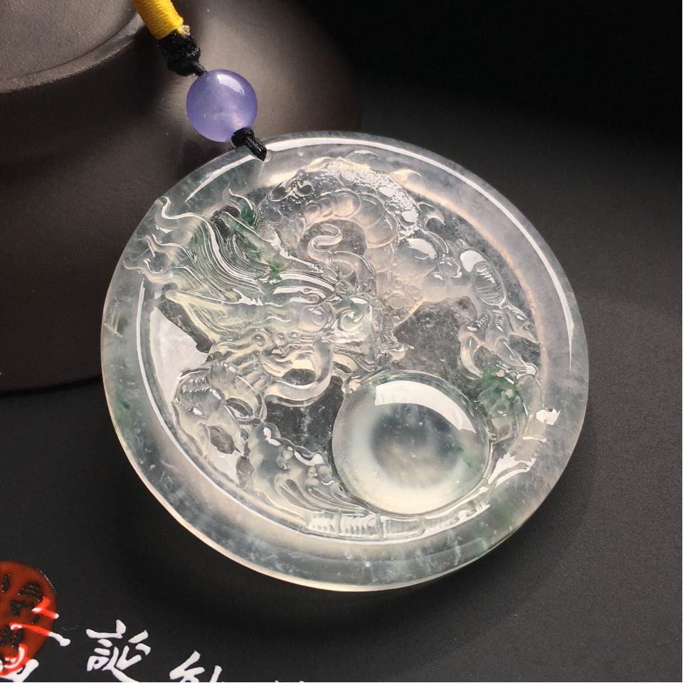 冰种略飘花龙牌挂件