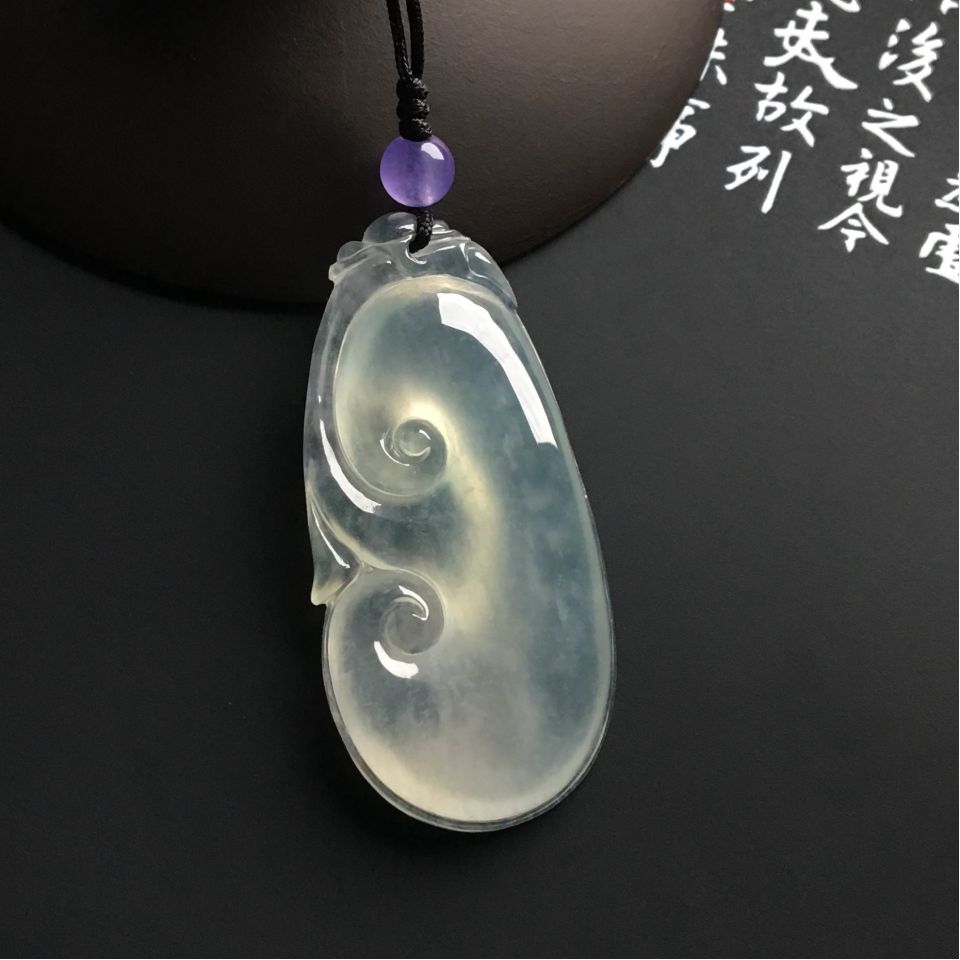 冰种淡晴水如意挂件