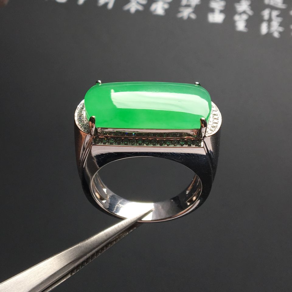 镶白金钻石冰种绿晴水马鞍戒指（男戒）