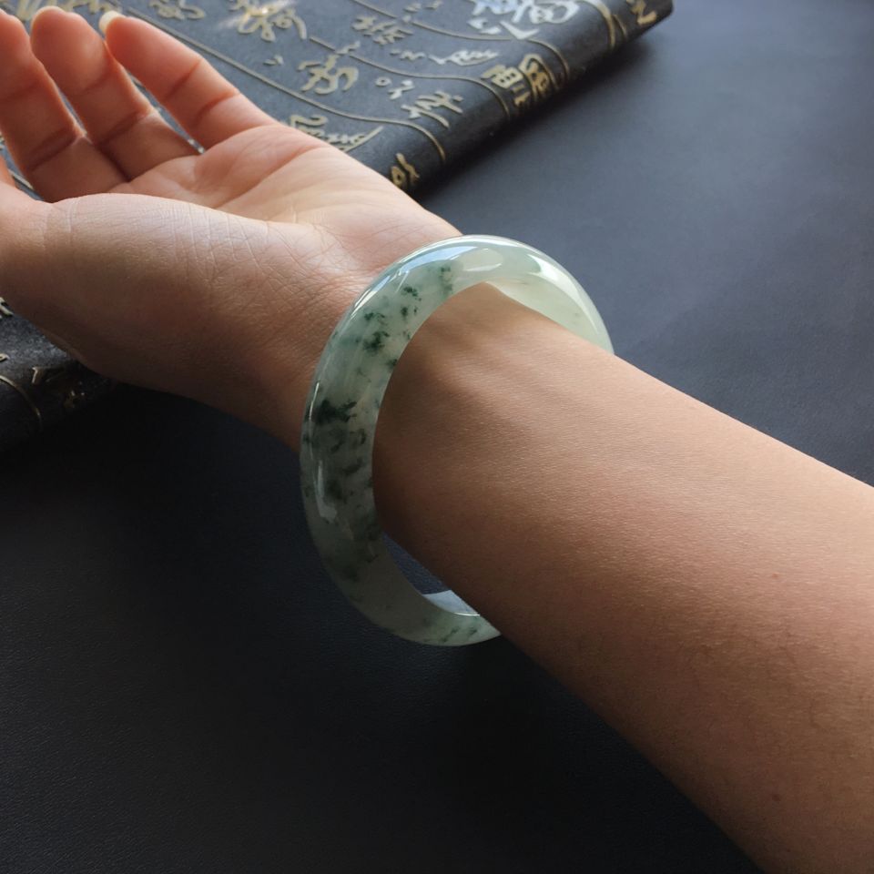 (超值推荐)糯冰种飘花手镯(58.5mm)