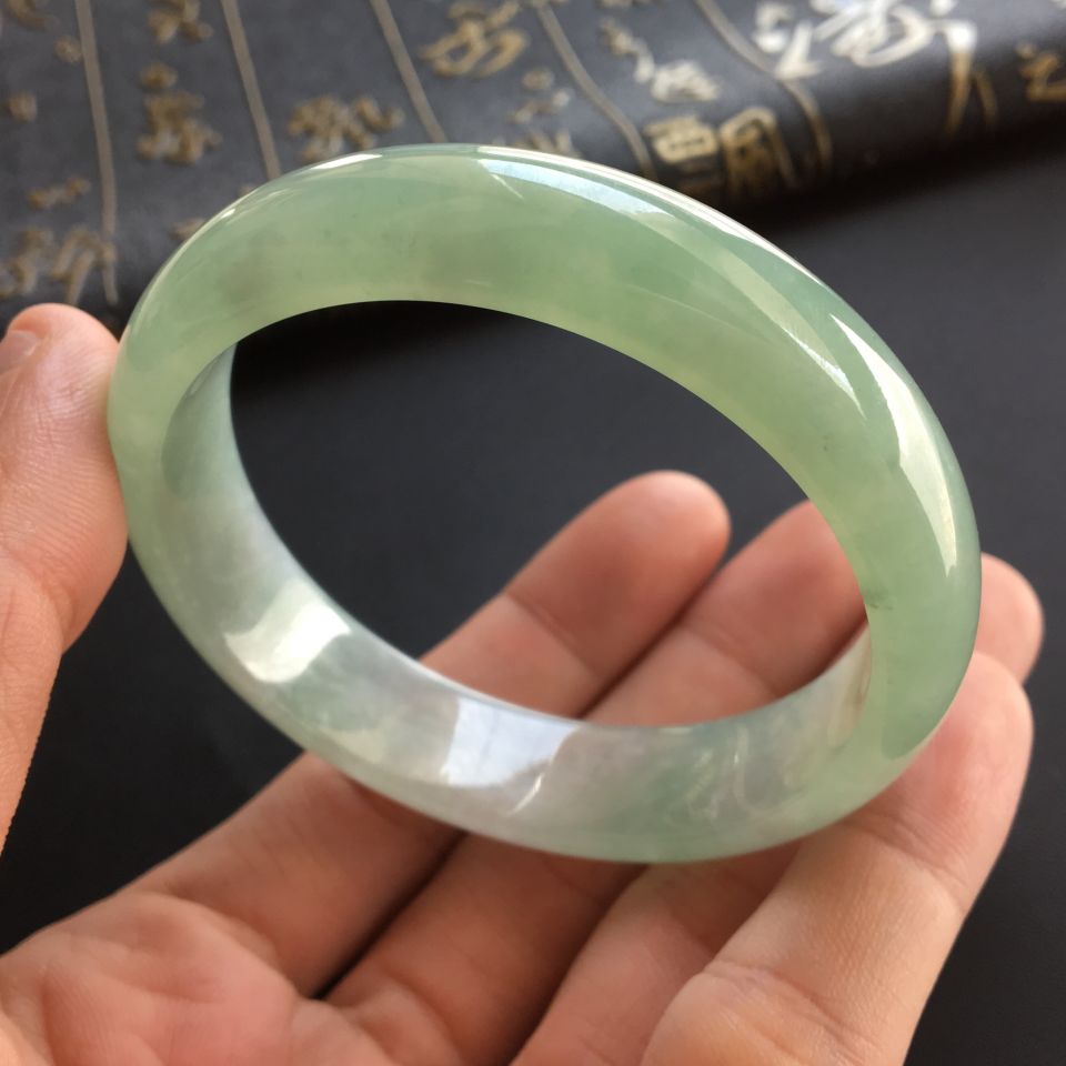 糯冰种晴水手镯(57mm)