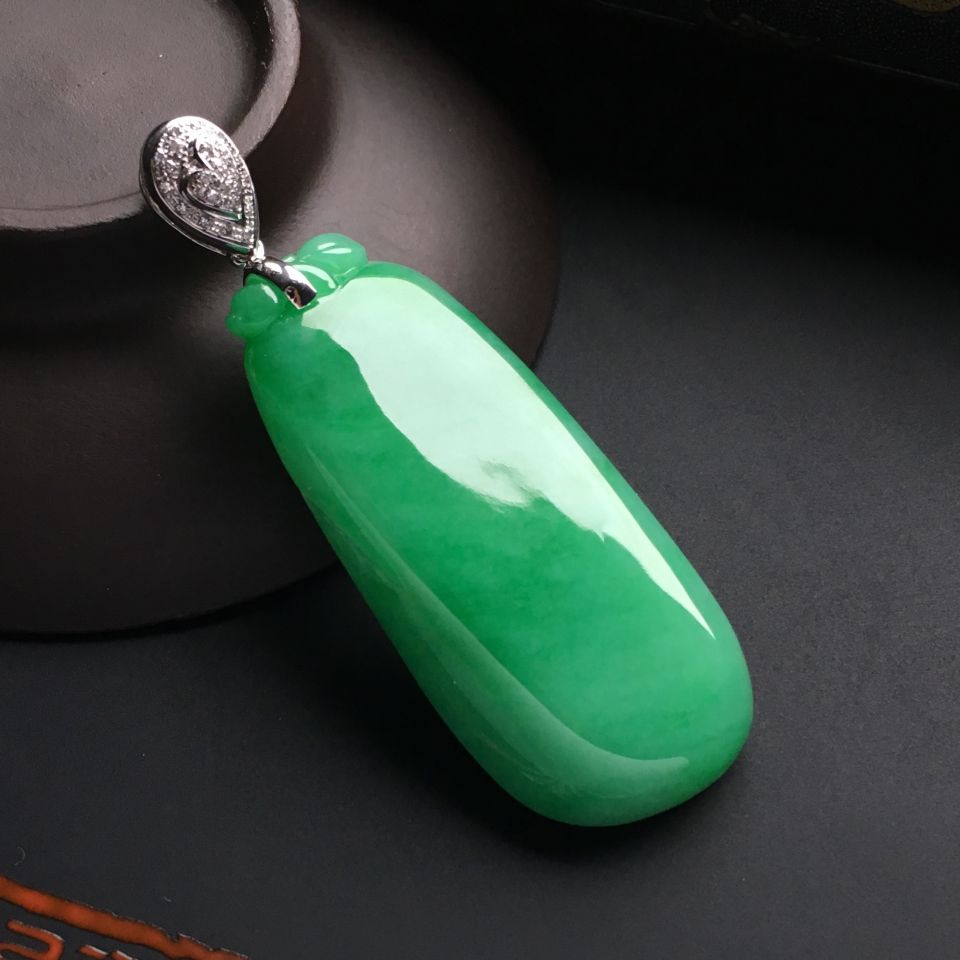 糯冰种翠色福瓜挂件