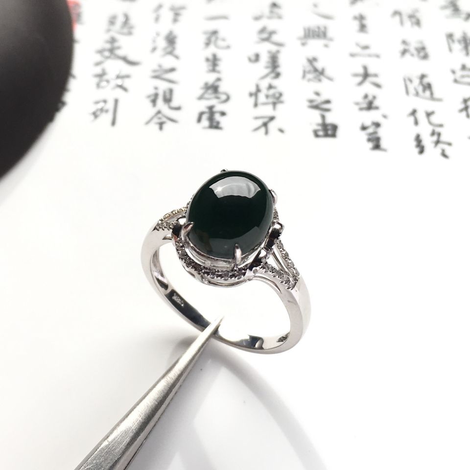 镶白金钻石冰种墨翠戒指