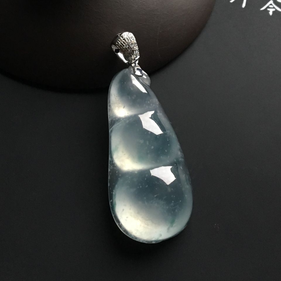 冰种略飘花四季豆挂件