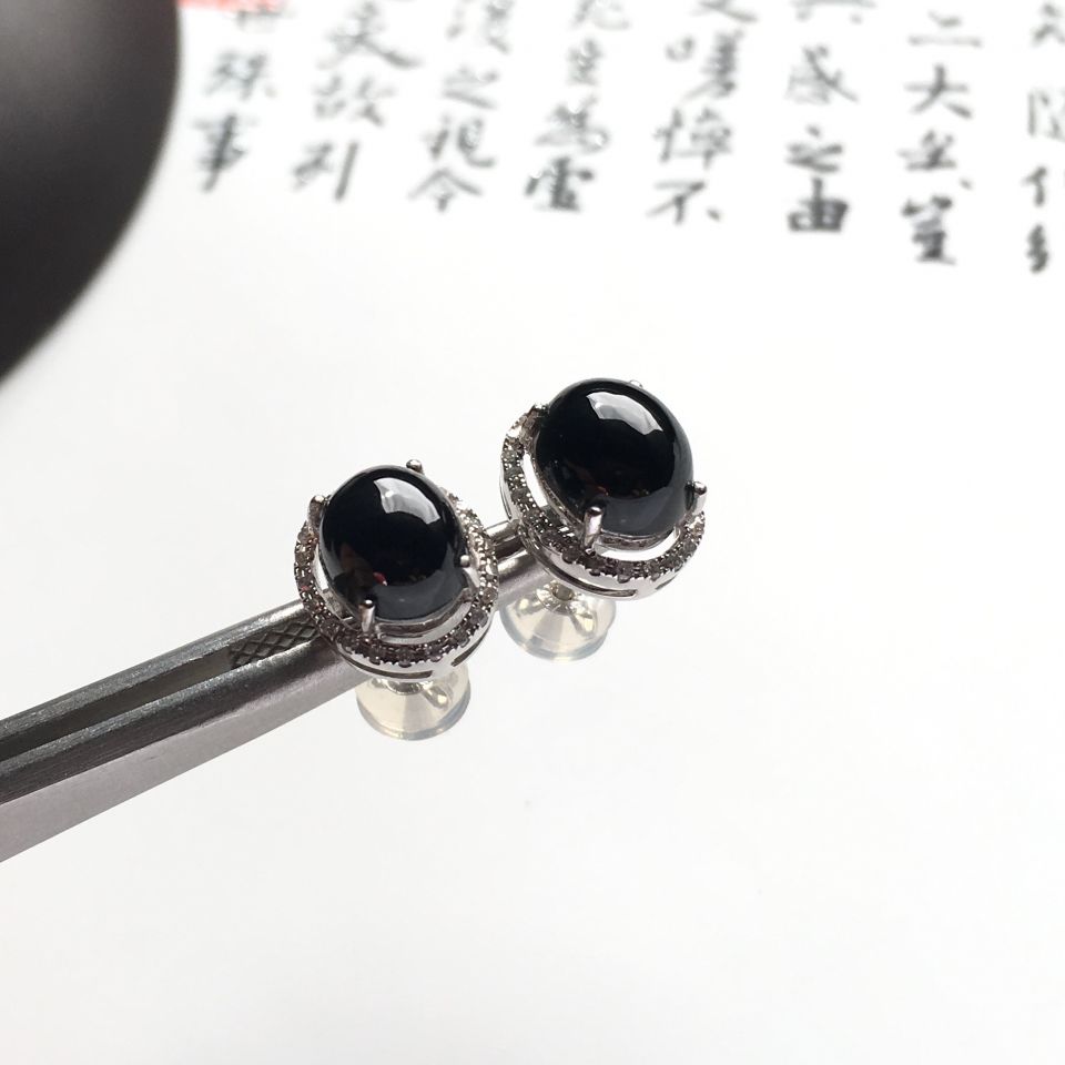 镶白金钻石冰种墨翠耳钉