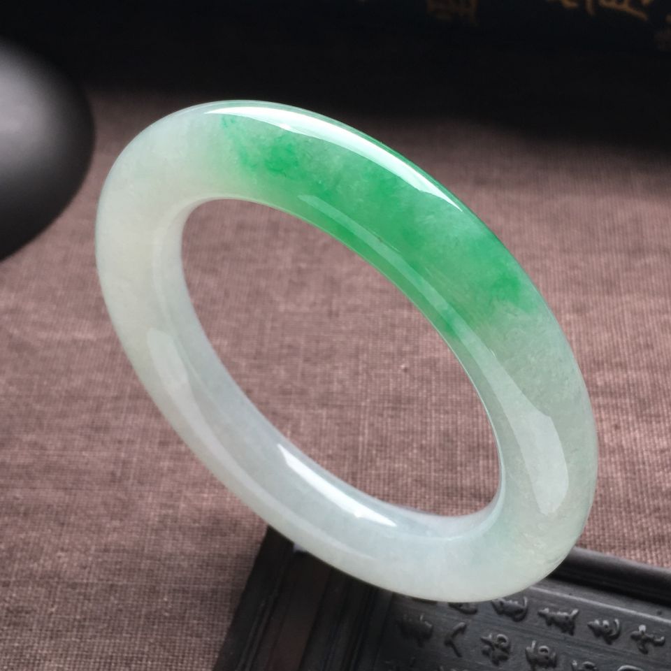 糯冰种飘翠圆条手镯（56mm）