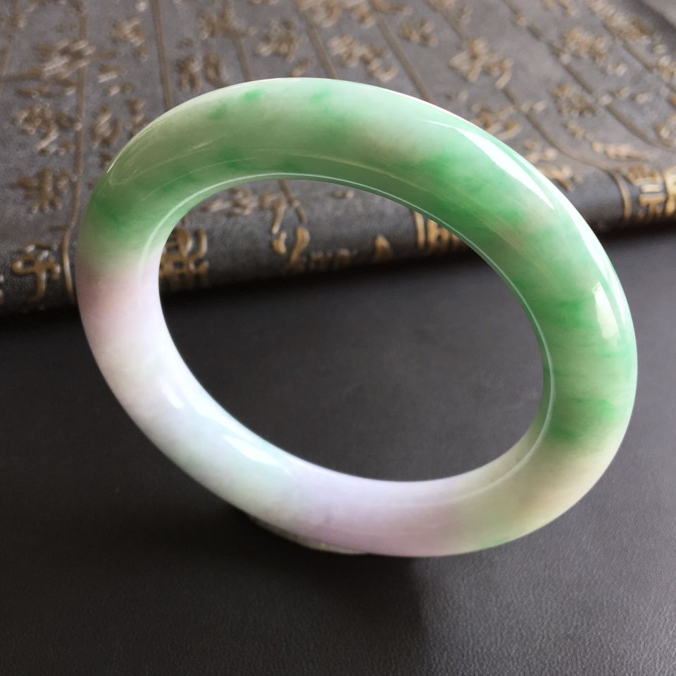 糯冰种淡春带彩圆条手镯(58.1mm)