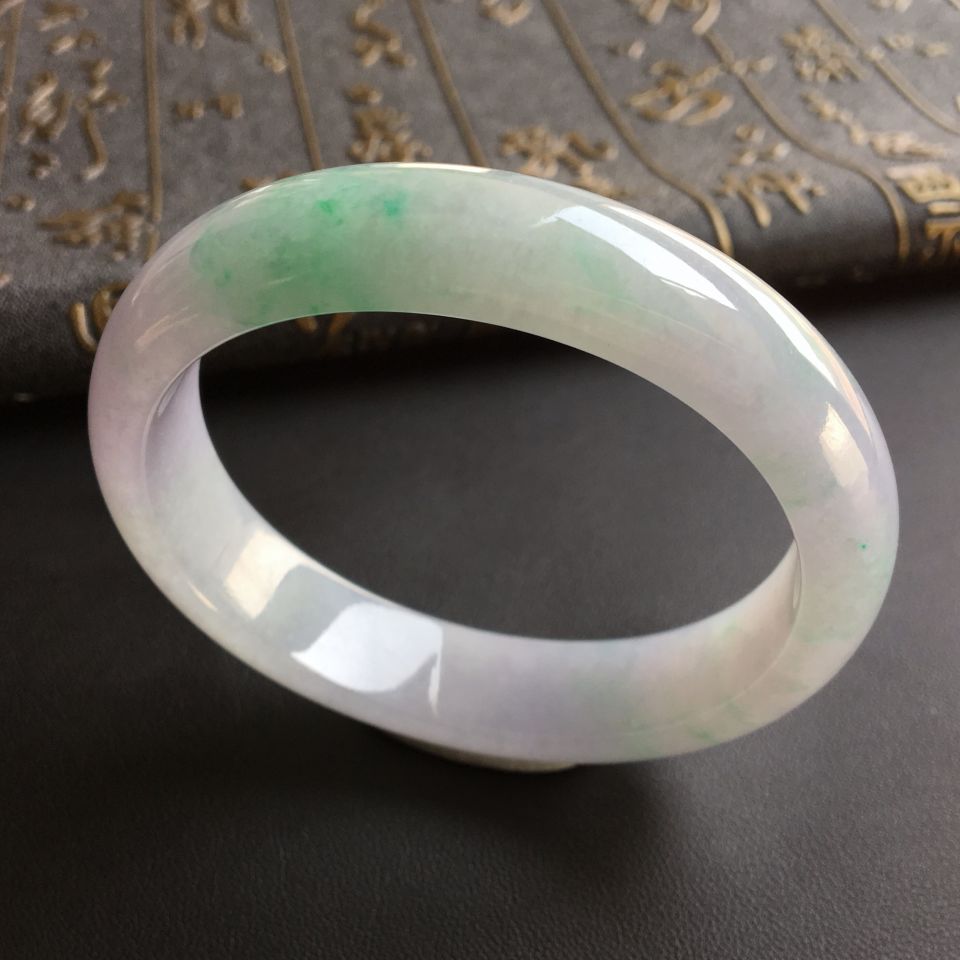 糯冰种淡春带彩贵妃镯(57.1mm-50.6mm)