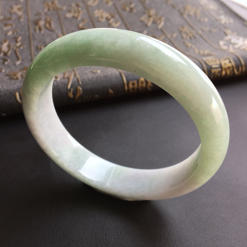 糯冰种晴水手镯(62.3mm)