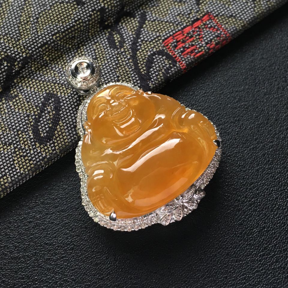 糯冰种黄翡镶白金钻石玉佛胸坠