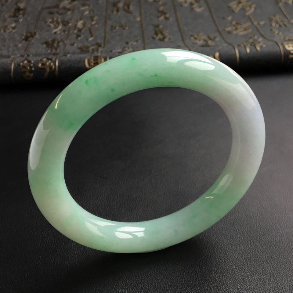 糯冰种晴水略飘翠圆条手镯(57.5mm)