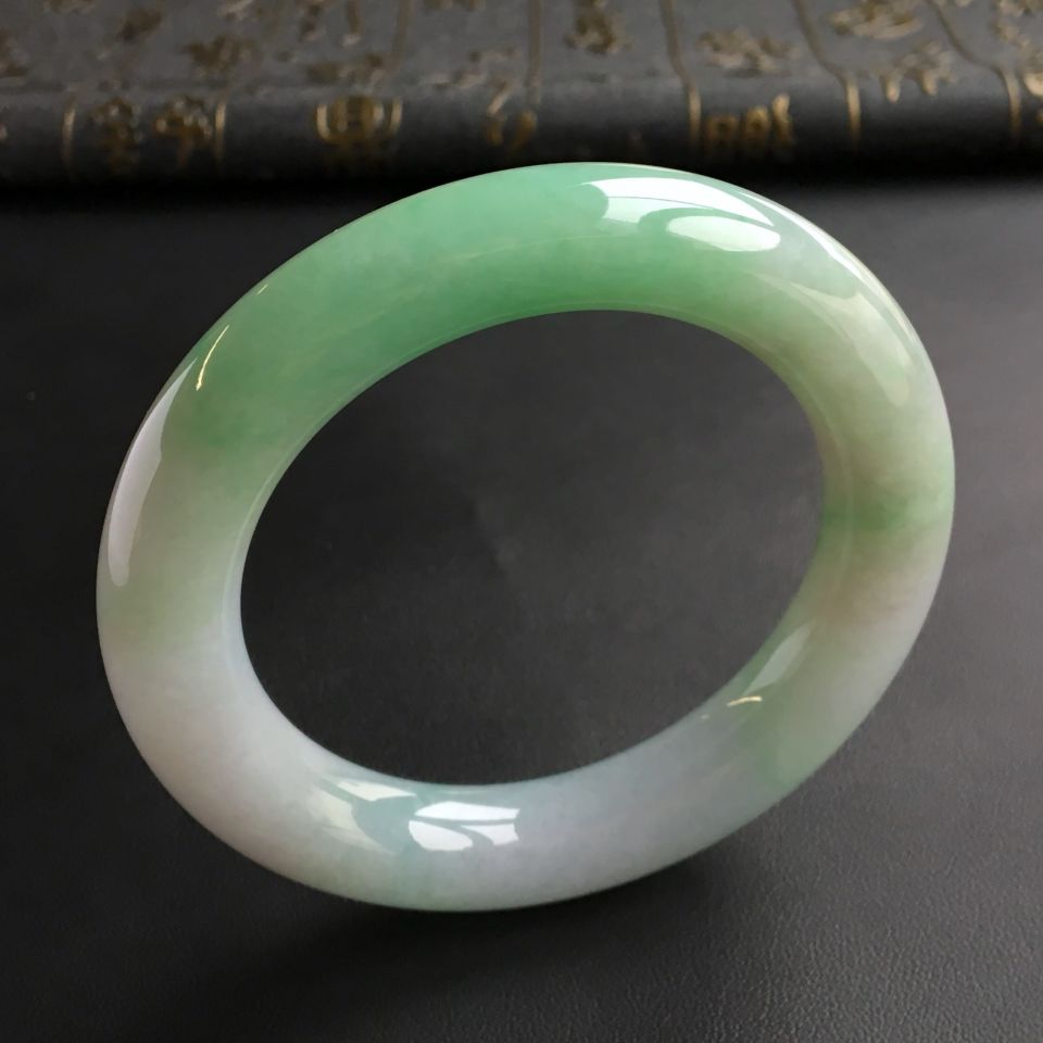 糯冰种晴水略飘翠圆条手镯(54.2mm)