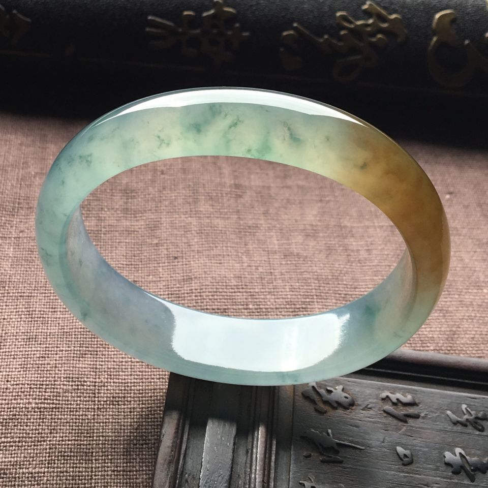 冰种飘花带褐黄翡贵妃镯（56mm-49.5mm）