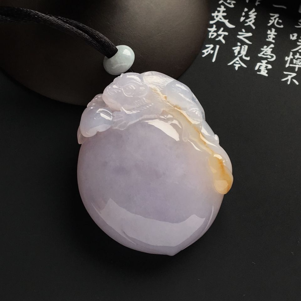 糯冰种淡紫罗兰略带褐黄翡灵猴献寿挂件
