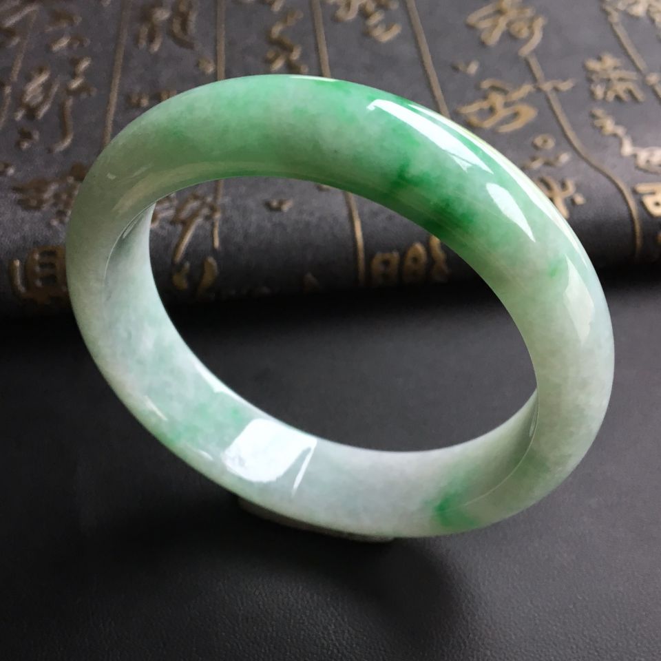 糯冰种飘翠手镯(56mm)