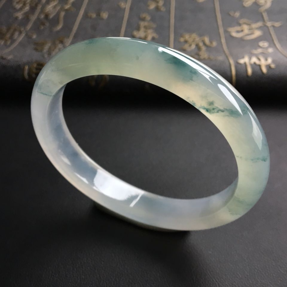 冰种飘花贵妃镯(53mm-47mm)