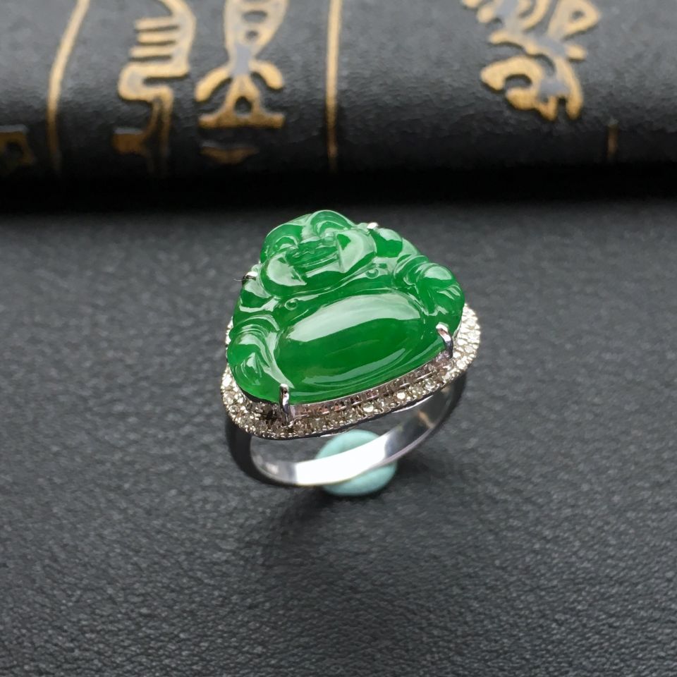 糯冰种翠绿镶白金钻石玉佛戒指