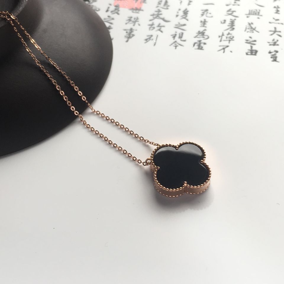 镶玫瑰金冰种墨翠四叶草项链