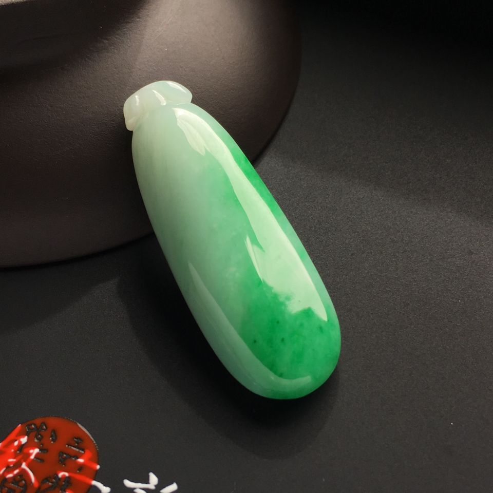 糯冰种飘翠福瓜挂件