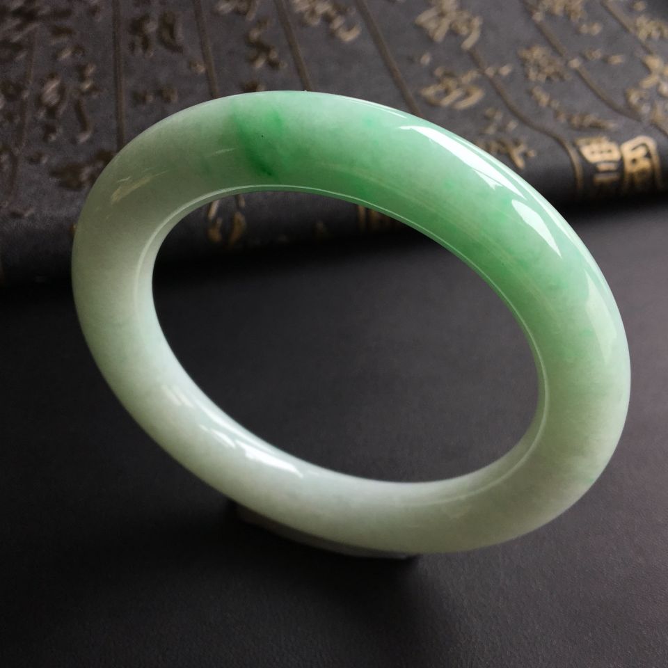 糯冰种略飘翠圆条手镯(56.6mm)
