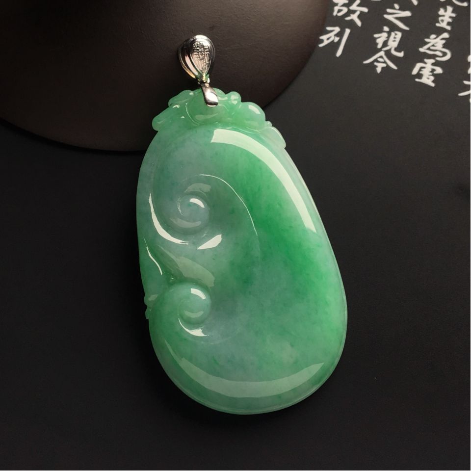 糯冰种豆色如意挂件